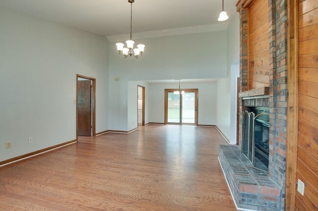 Photo - 2010 Rangewood Cir SE