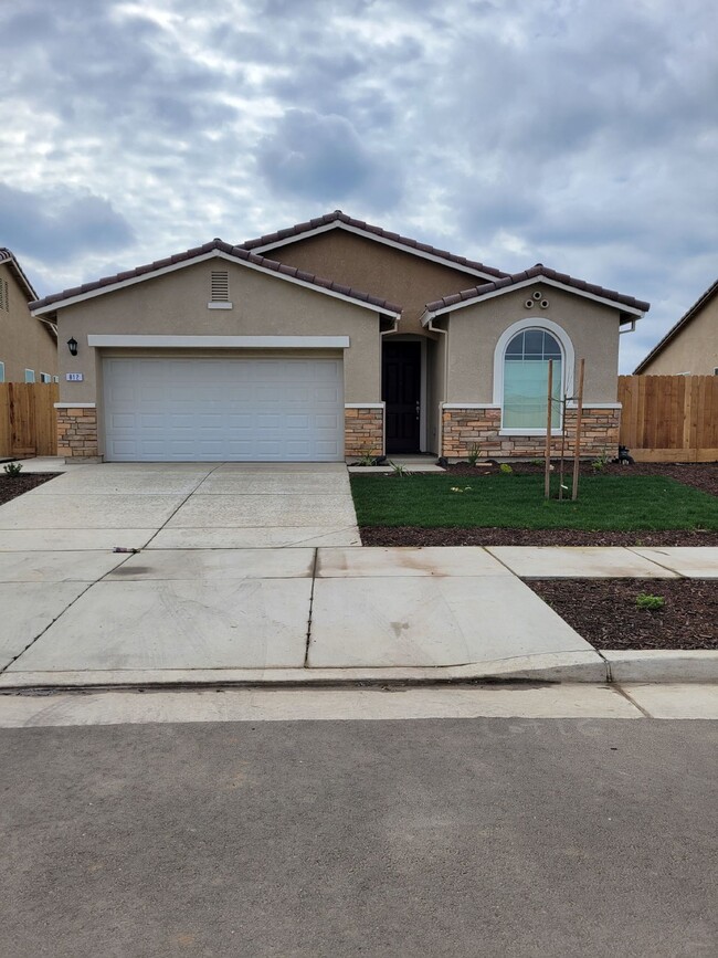 Modern Three Bedroom Home Near UC Merced! - Modern Three Bedroom Home Near UC Merced!