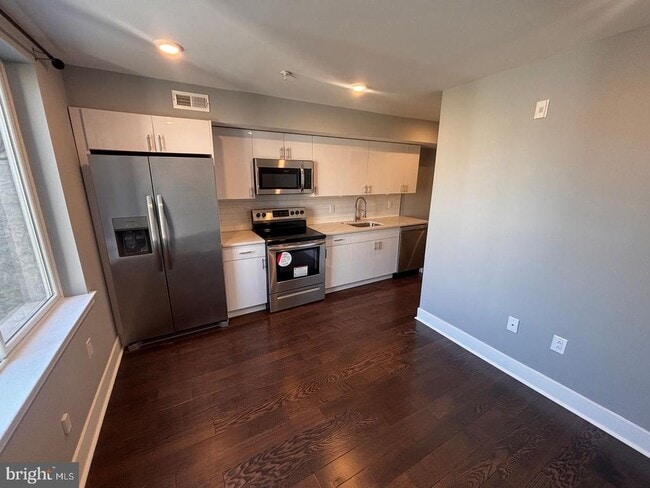 Photo - 3255 Ridge Ave Unit 2