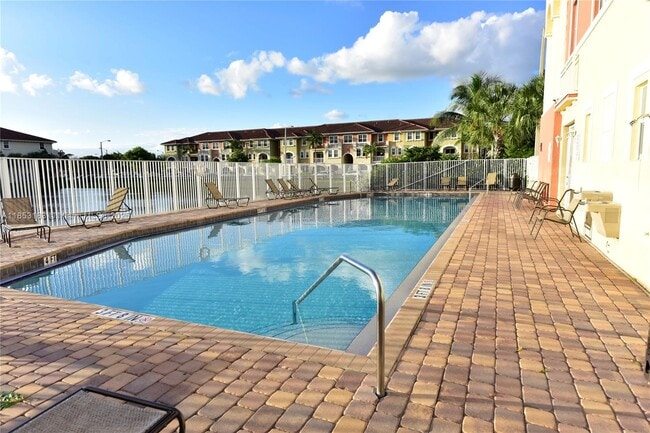 Photo - 10850 NW 89th Terrace Unit 105-5