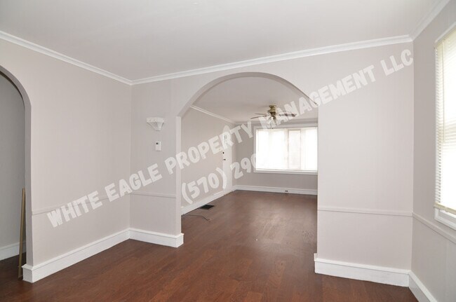 Photo - 319 Front St