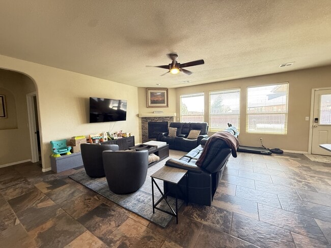 Photo - 805 Gallantry Ln