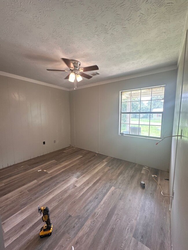Photo - 140 Lake Dr
