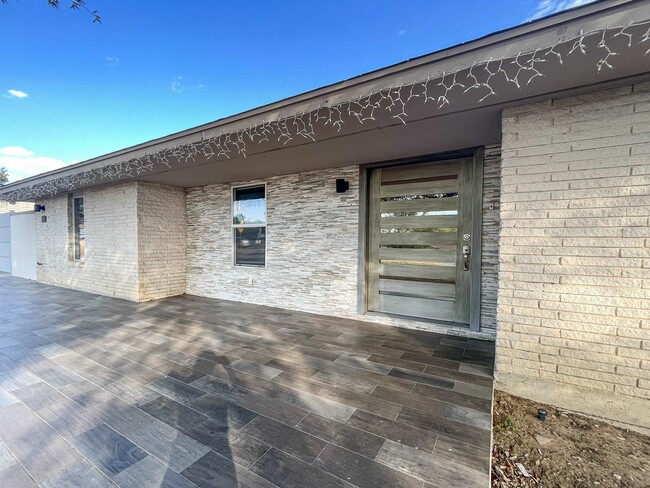 419 E Del Mar Blvd