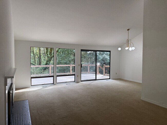 Photo - 2Bd/2Ba Redmond Duplex
