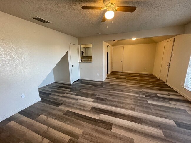 Photo - 2162 E Arkansas Ln Condo