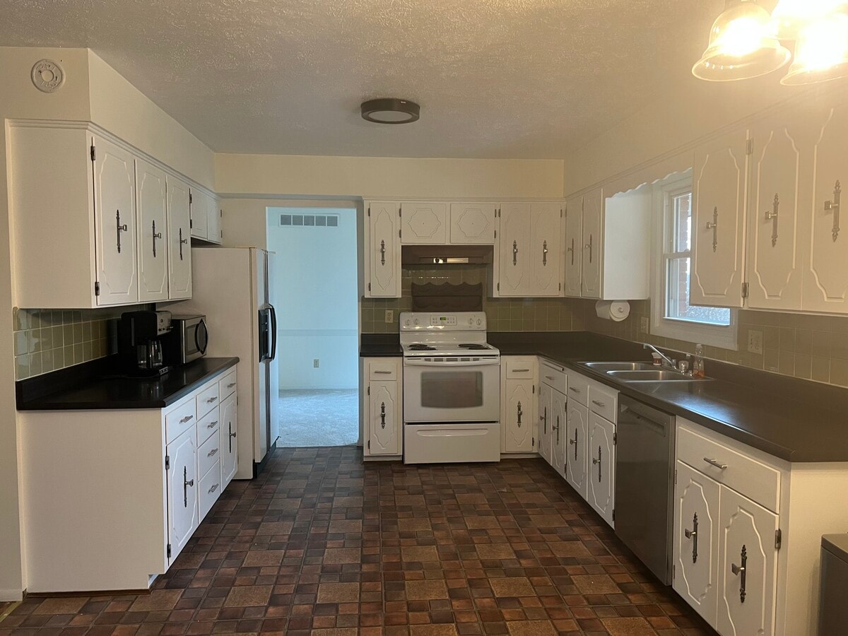 Photo - 121 S Regency Dr