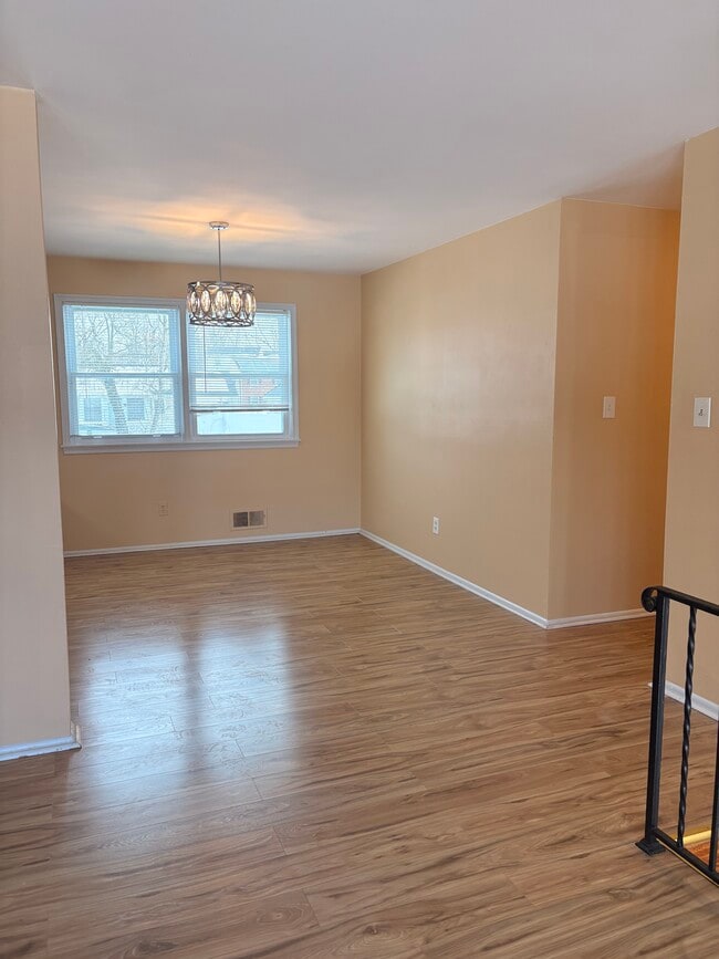 Photo - 910 Logwood Rd