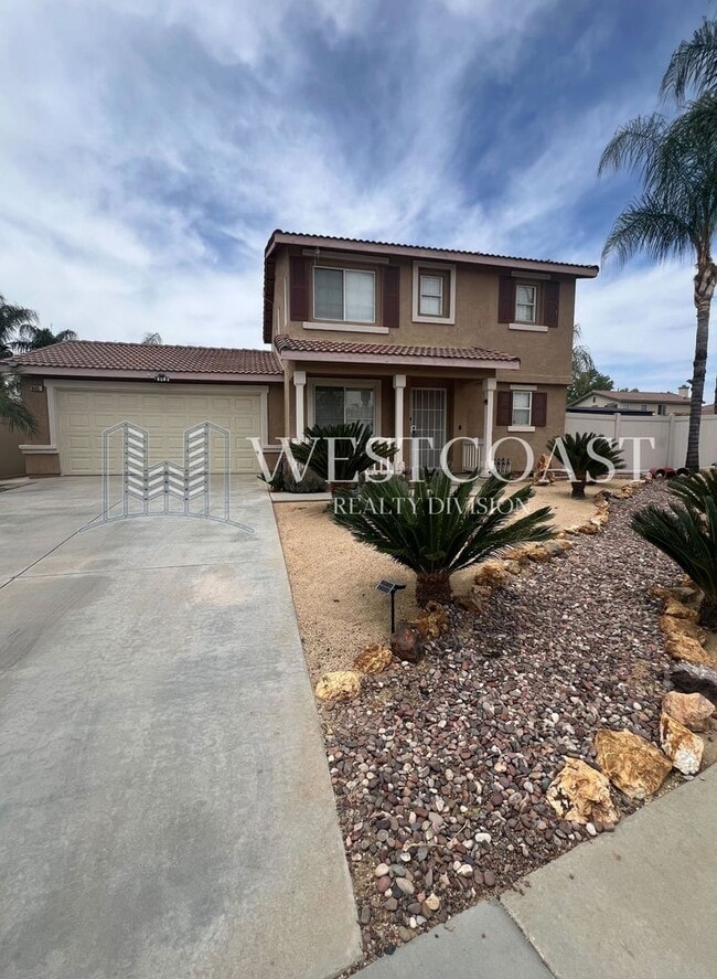 Charming 3-Bedroom Home with Spacious Back... - Charming 3-Bedroom Home with Spacious Back...