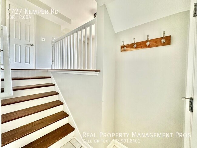 Photo - 3727 S Kemper Rd