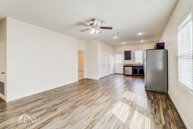 Photo - 6218 Old Bridge Way