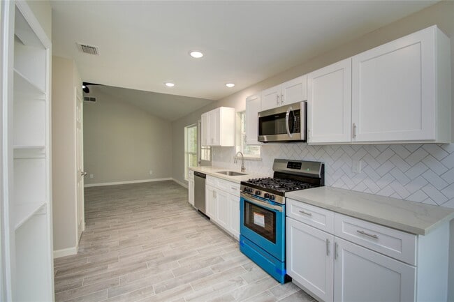 Building Photo - 7902 La Roche Ln Rental