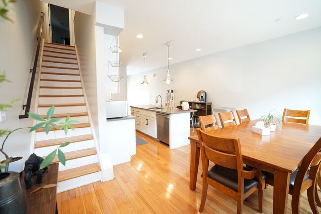 Photo - 341 Cantrell St