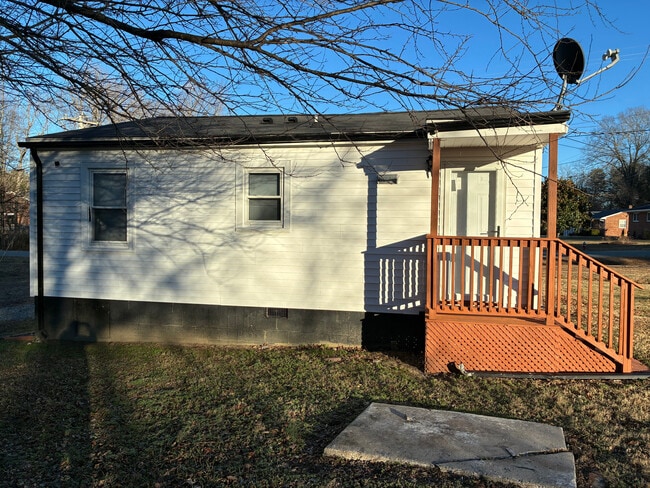 Photo - Room in House on Morgantown Rd