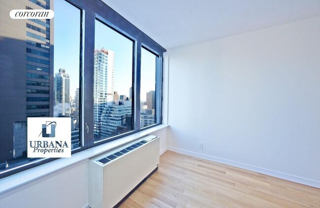 Photo - 150 E 57th St