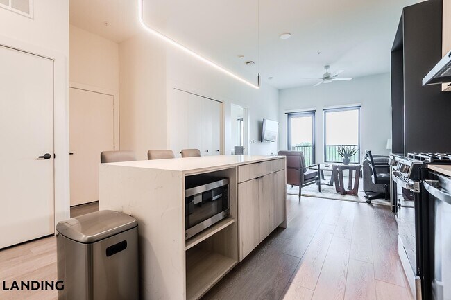 Photo - 2623 Keene St Unidad 517