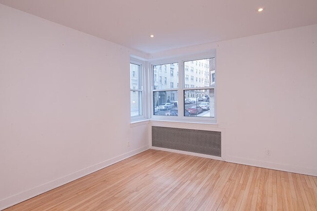 Photo - 2105 Rue Chomedey Unité 5