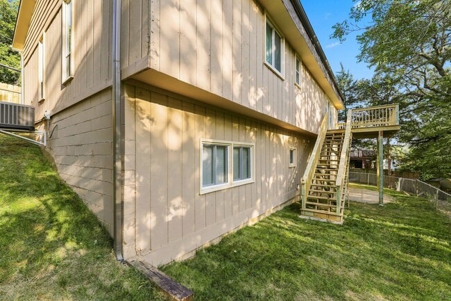 Photo - 350 Skyline Dr