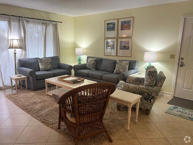 Building Photo - Unfurnished First Floor 3BR Condo in Sea P...