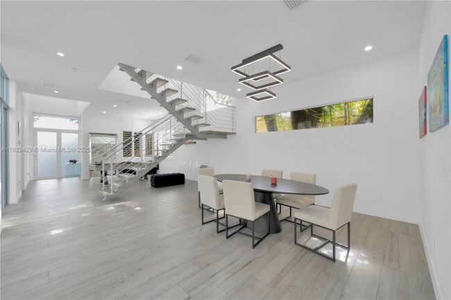 Building Photo - 5720 SW 24th St Rental