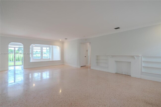 Photo - 475 S Shore Dr
