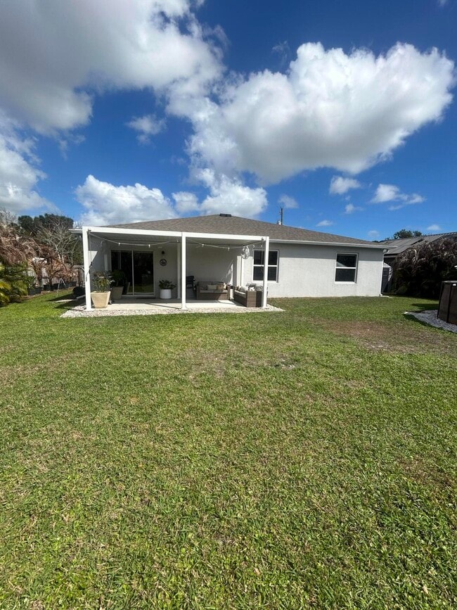 Photo - 5840 NW Bates Ave