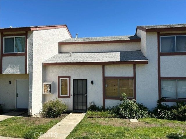 Building Photo - 365 N Eucalyptus Ave Rental