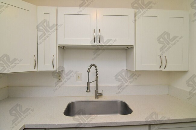 87-123-123 Helelua St