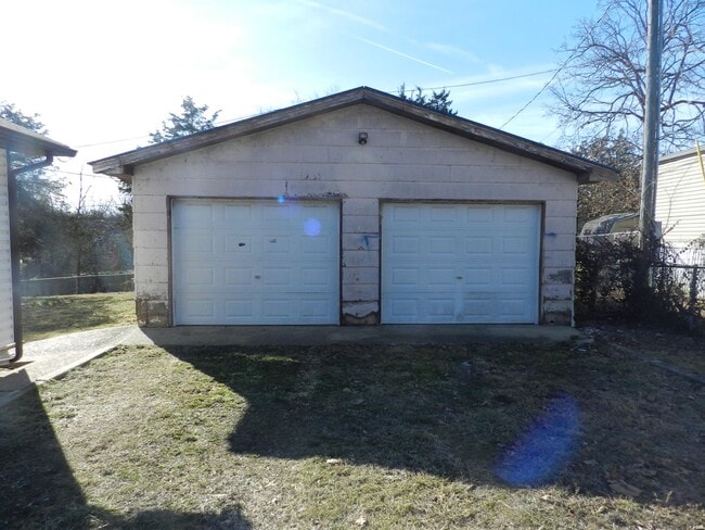 Photo - Cute house with a nice fenced yard