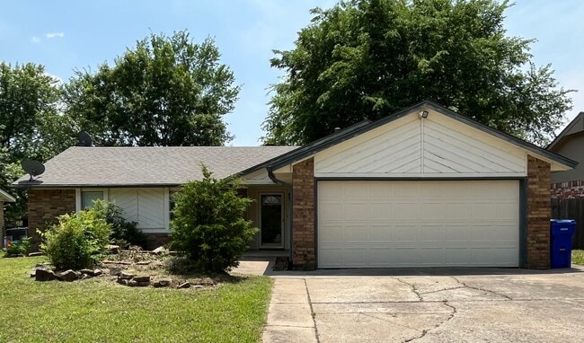 Building Photo - Peaceful 3 bedroom house in Broken Arrow!