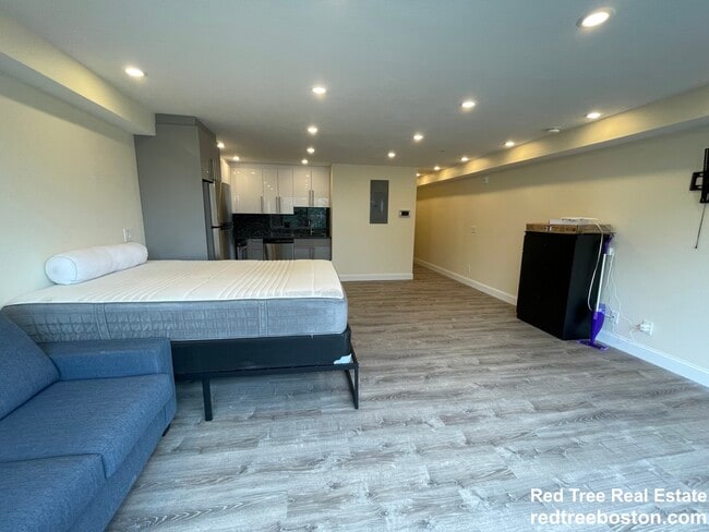 Photo - 1028a Commonwealth Ave Unit 305