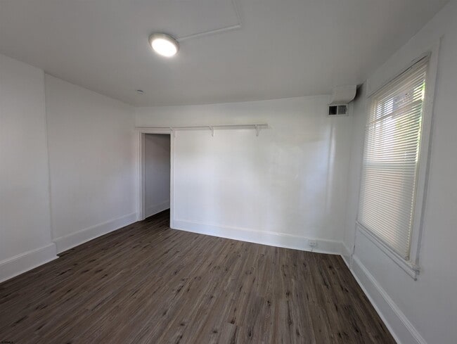 Photo - 904 Westcoat Pl