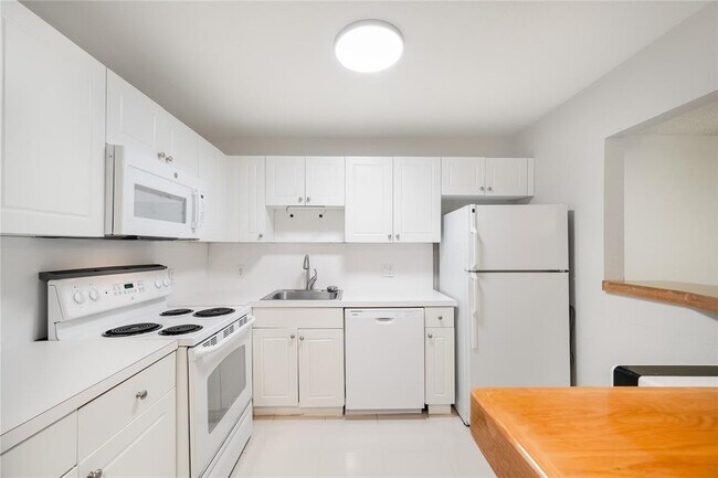 Photo - 770 SE 2nd Ave Unit 201F