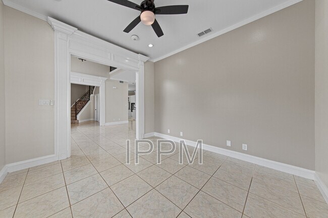 5601 Wild Persimmon