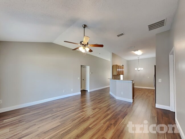 Photo - 1559 Guardian Dr