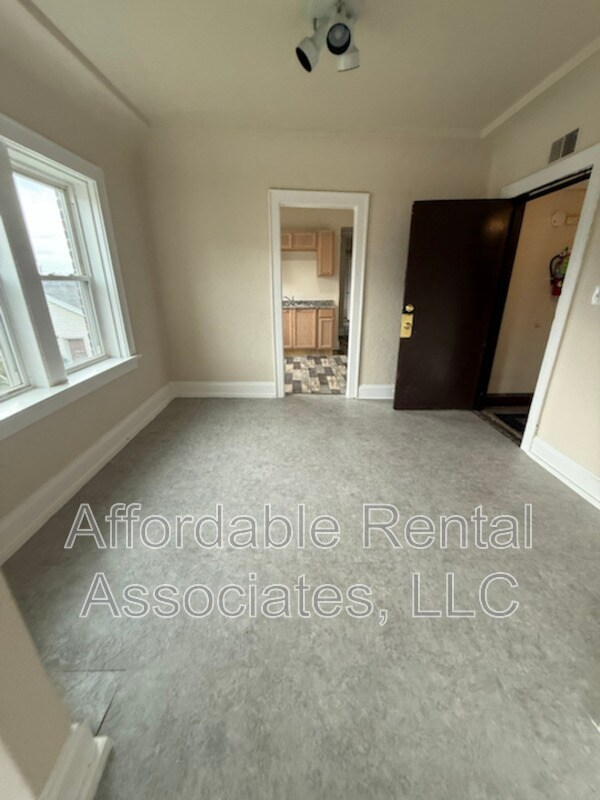 Photo - 1020 W National Ave Unit Upper