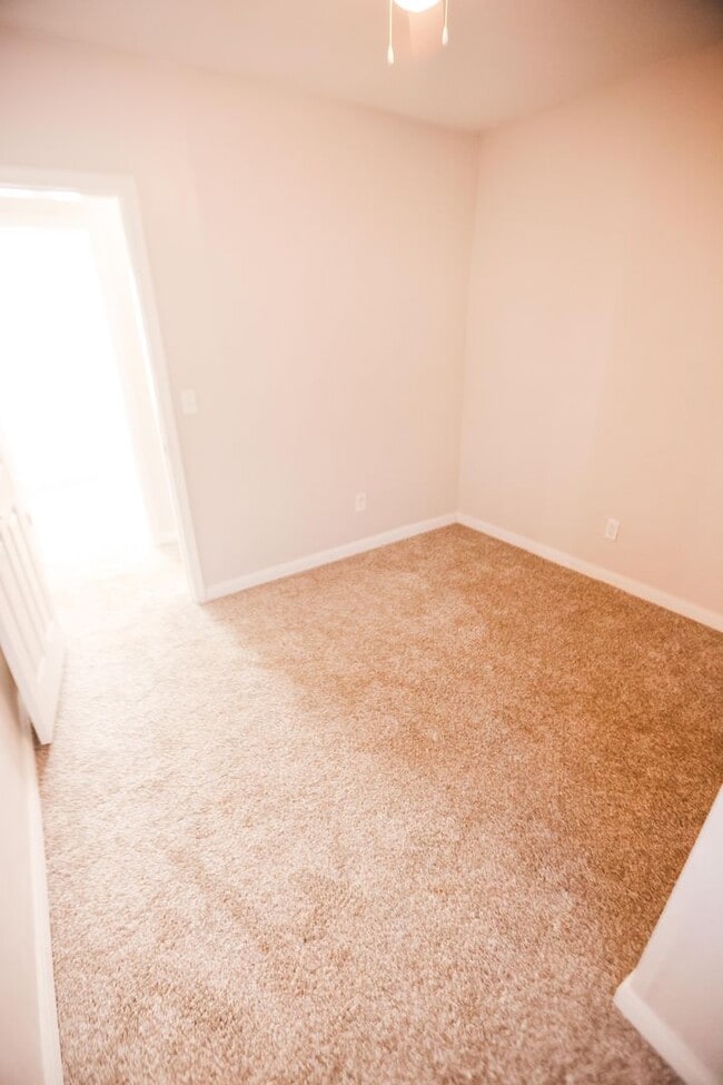 Photo - 628 Evesham Ave Unit 628 Evesham Ave Lower - 093