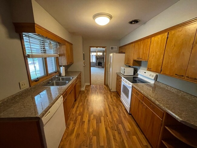 Photo - Beautiful 3 bedroom house