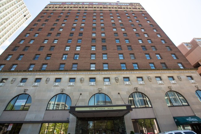 109 N Main St