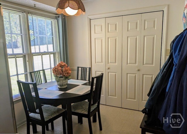 Photo - 1030 Cherokee Cir