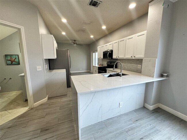 Photo - 1616 War Horse Ln