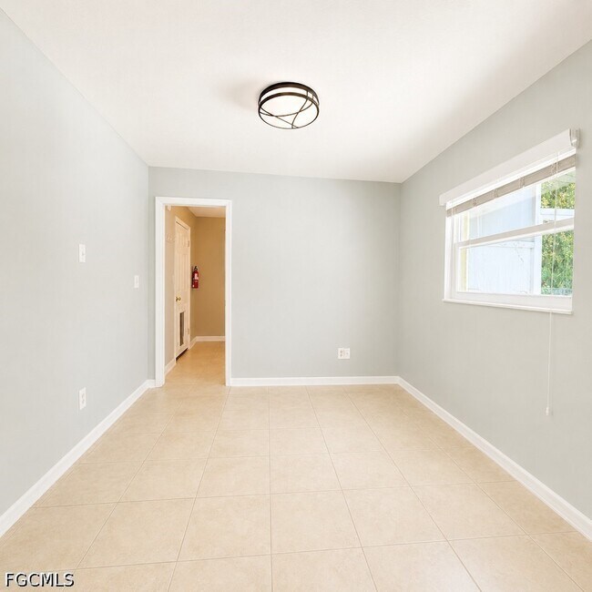 Photo - 124 SE 27th St