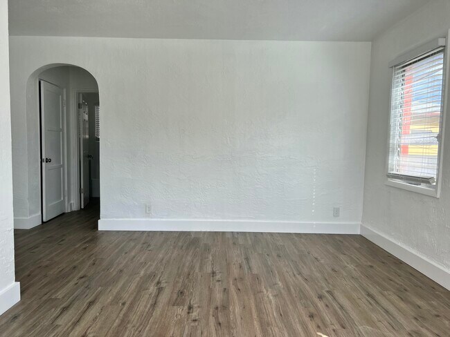 Photo - 1739 Moffett St Unit 3