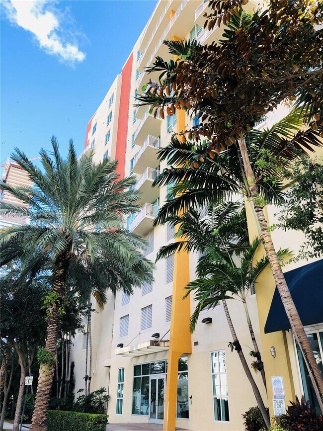 Building Photo - 2275 Biscayne Blvd Unit 808 Rental