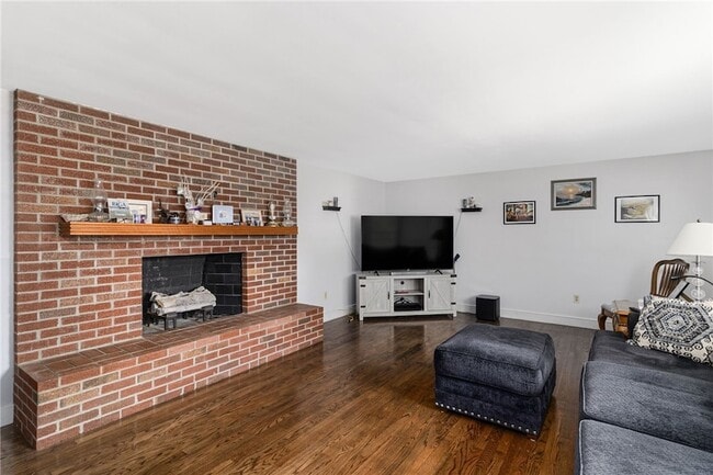 Photo - 27 Westwood Dr