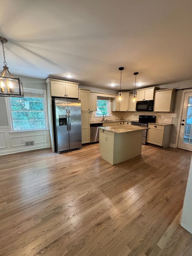 Photo - 2002 E Drew Valley Rd NE