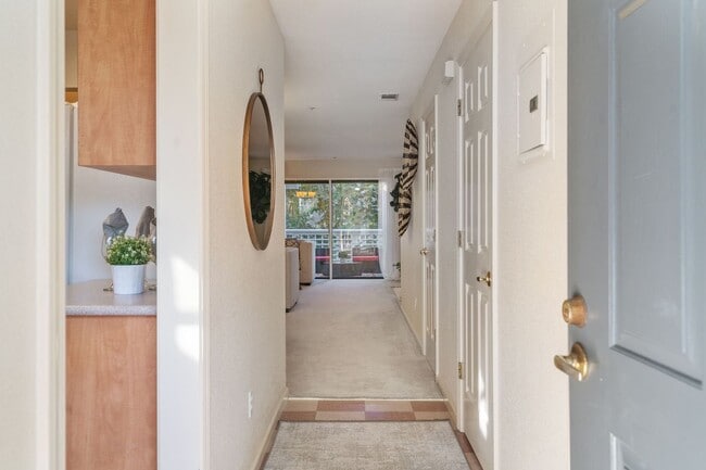Photo - Upper level 2 bedroom, 2.5 bath condo located in Ashford Ct. 1 car garage & In-unit Laundry! Unit 296