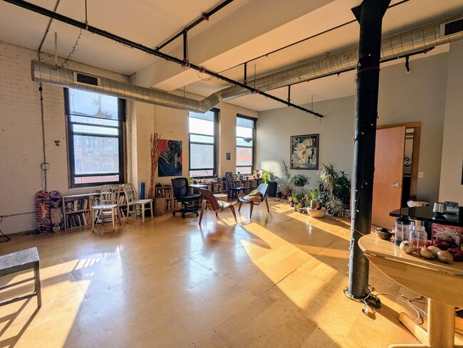 Building Photo - 523 Jackson St Unit 218