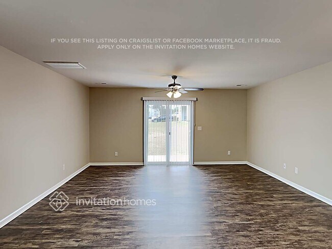 Photo - 115 Silver Oak Cir