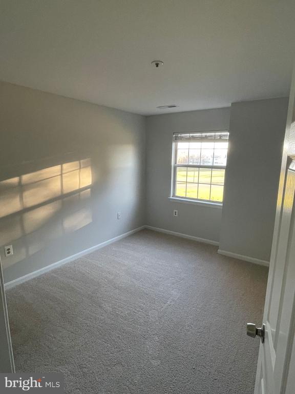 Building Photo - 8375 Montgomery Run Rd Unit E